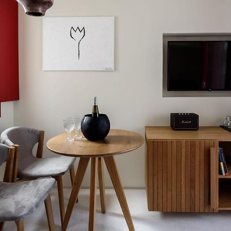 Potnia Theron Suites Akrotiri  Luaran gambar