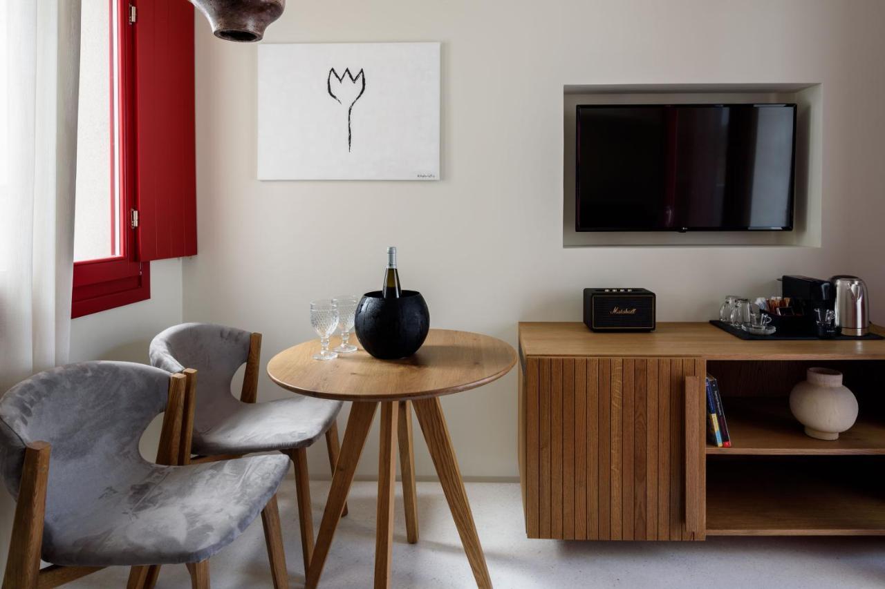 Potnia Theron Suites Akrotiri  Luaran gambar